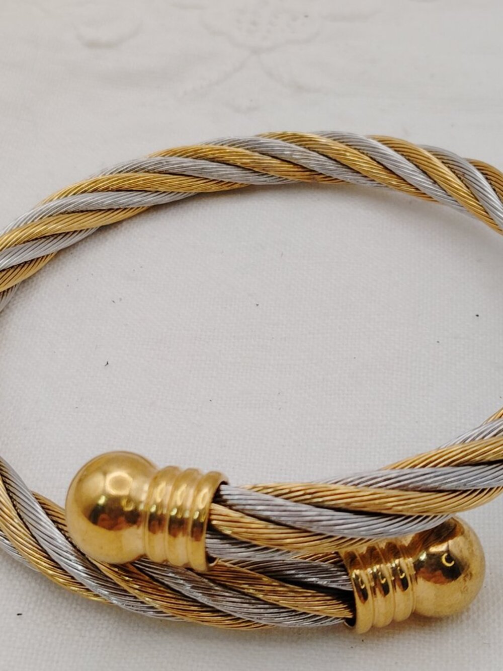 Two‑Tone Twisted Cable Cuff Bracelet Gold & Silver Tone Ribbed End Caps